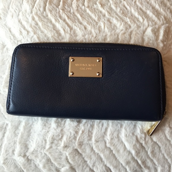 s-l400.jpg Michael Kors Navy Leather Wallet with Gold Plate and Gold Interior